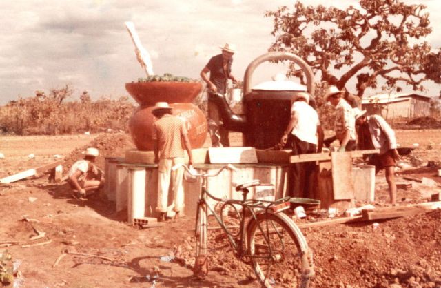 Construção Monumento Cuia e Onça